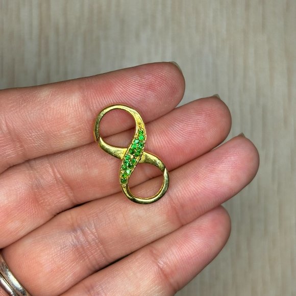 14K yellow gold vermeil pave emerald infinity lock - Picture 6 of 7